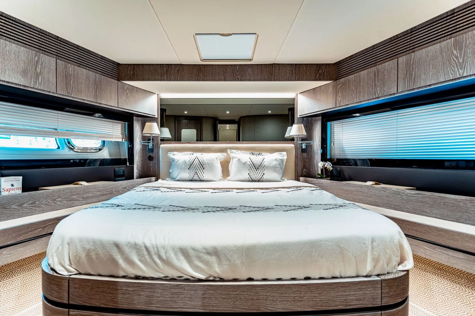 Azimut Magellano 66 ft, gallery image 7