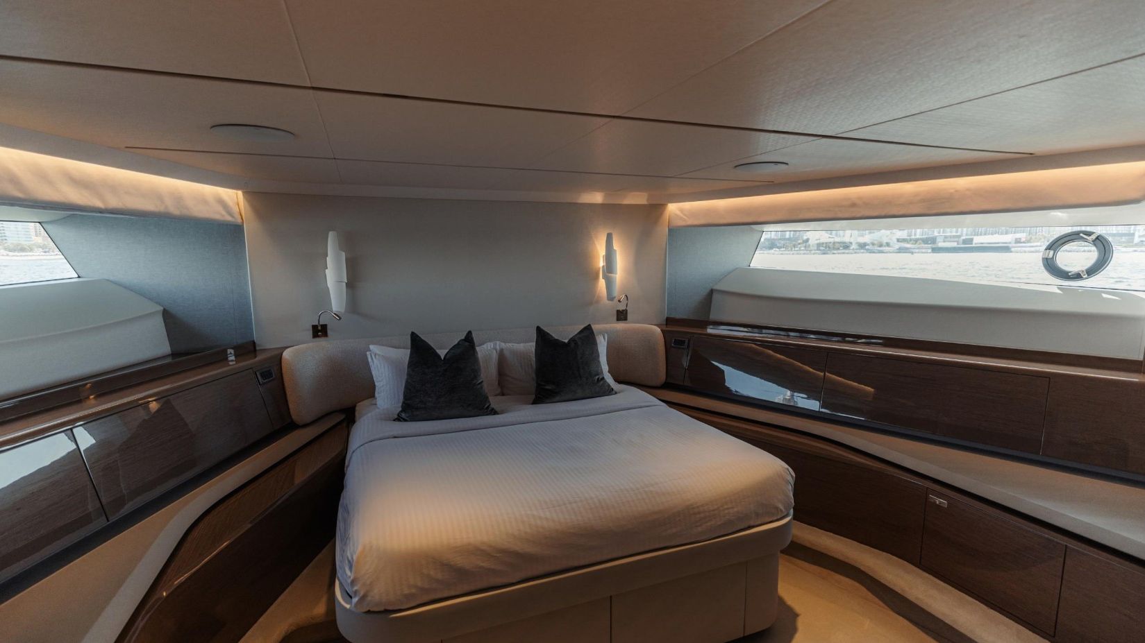 Princess 95X Super-flybridge, gallery image 9