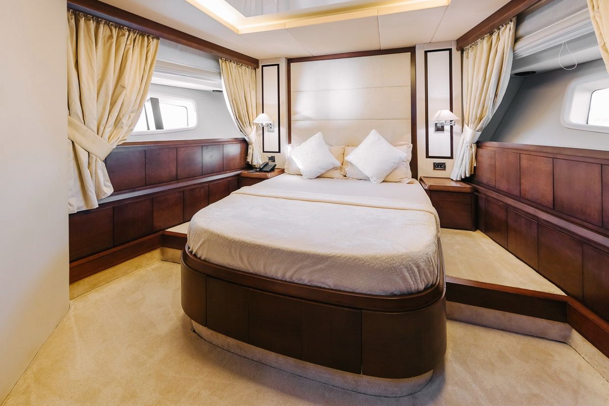 Azimut Viktoria, gallery image 4