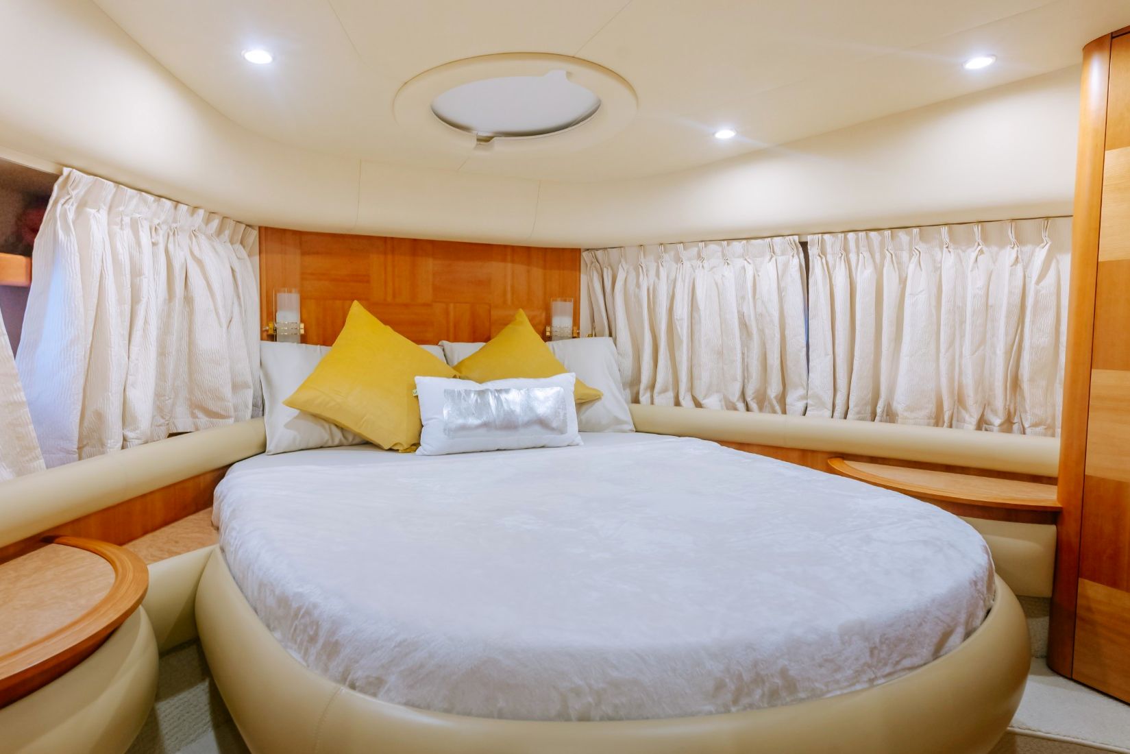 Azimut White Pearl, gallery image 4