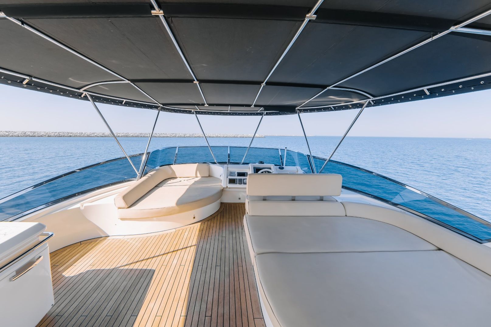 Azimut Viktoria, gallery image 9