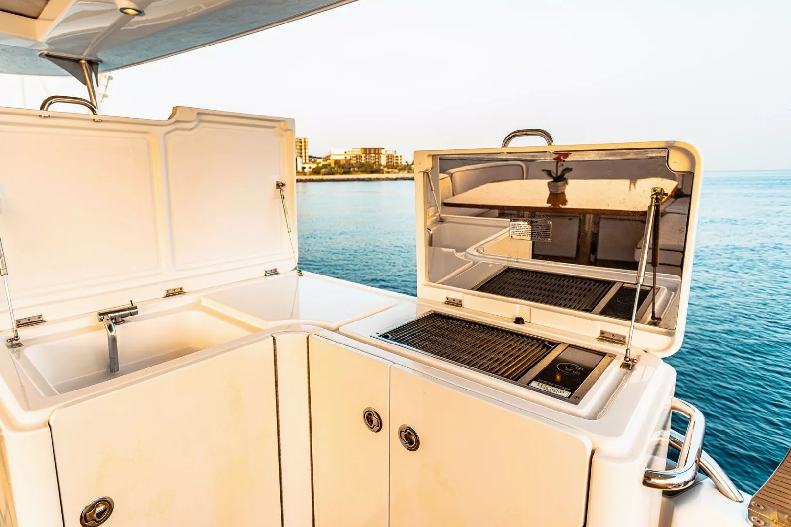 Azimut Magellano 66 ft, gallery image 9