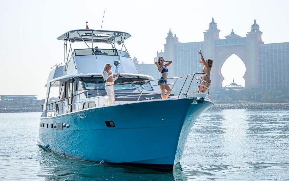 Vogue Hatteras (64 ft)