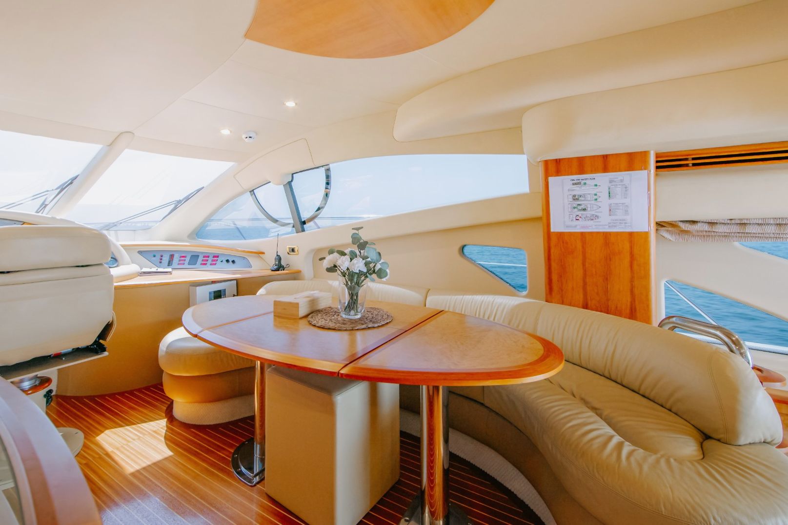 Azimut White Pearl, gallery image 9