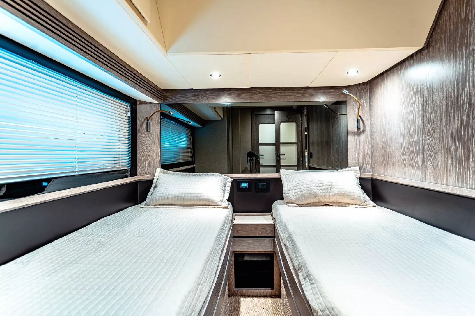 Azimut Magellano 66 ft, gallery image 4